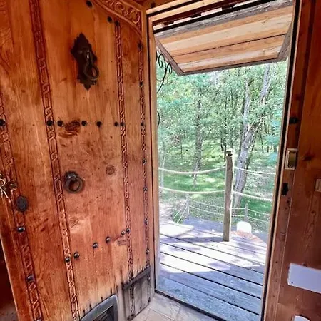 Chateau Feerique A La Cime Des Arbres Magnac-Lavalette-Villars