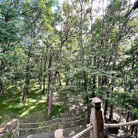 Prázdninový dům Chateau Feerique A La Cime Des Arbres Magnac-Lavalette-Villars
