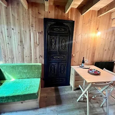 Chateau Feerique A La Cime Des Arbres * Magnac-Lavalette-Villars